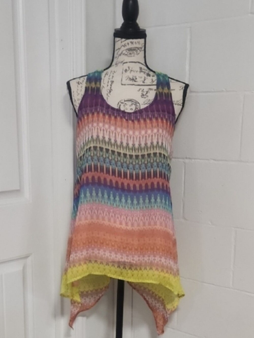 Studio Y Multi Layer Racerback Handkerchief Hem Tank Top With Abstract Print